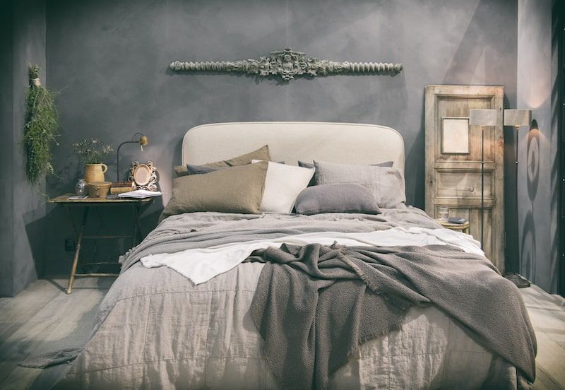 rustic style bedroom