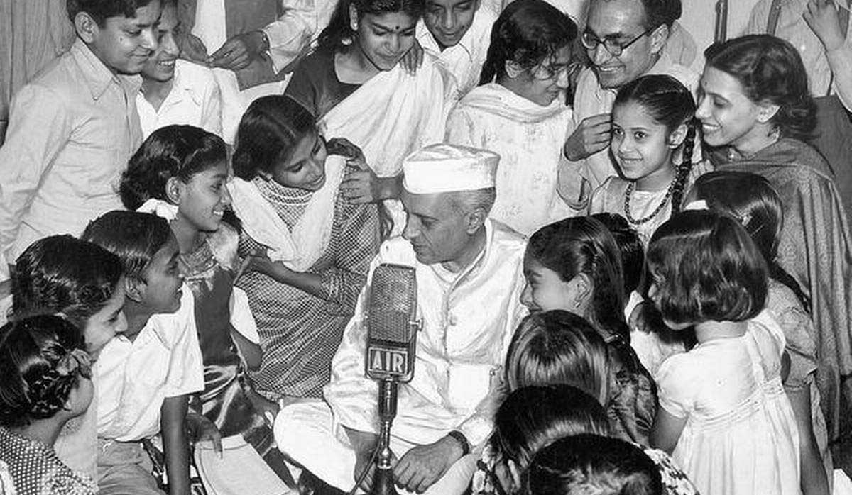 Jawahar Lal Nehru with children