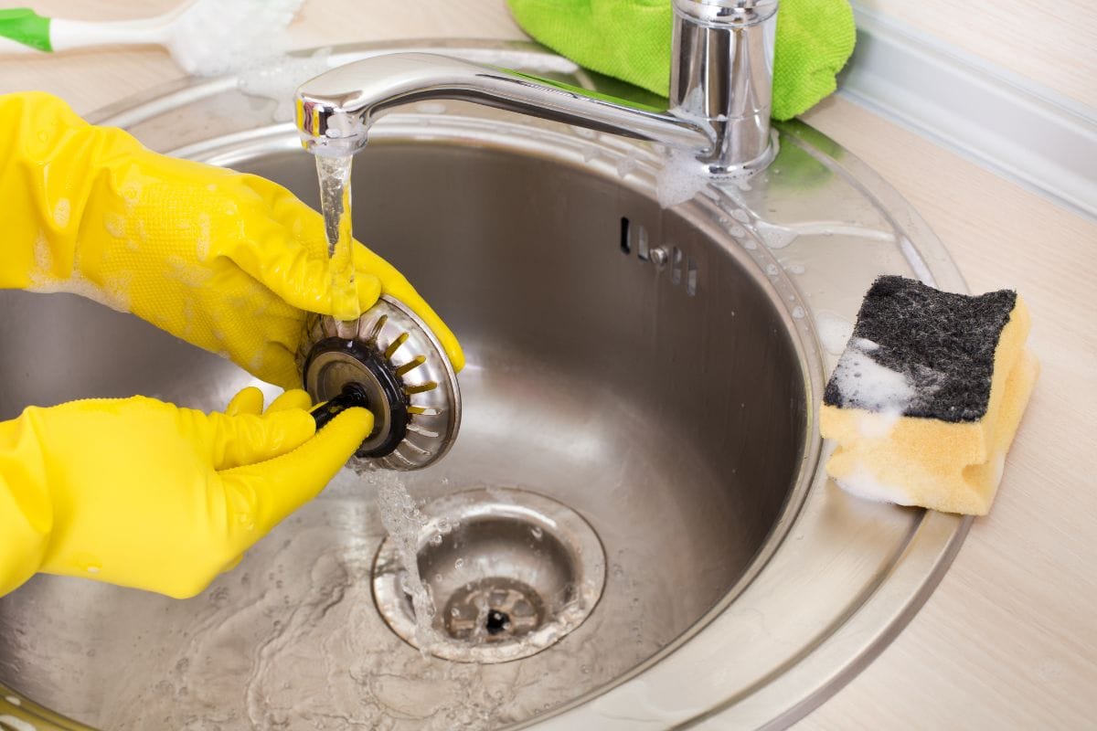 kitchen sink cleaning