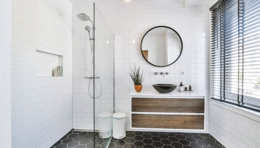 Small Bathroom with luxurious aesthetics