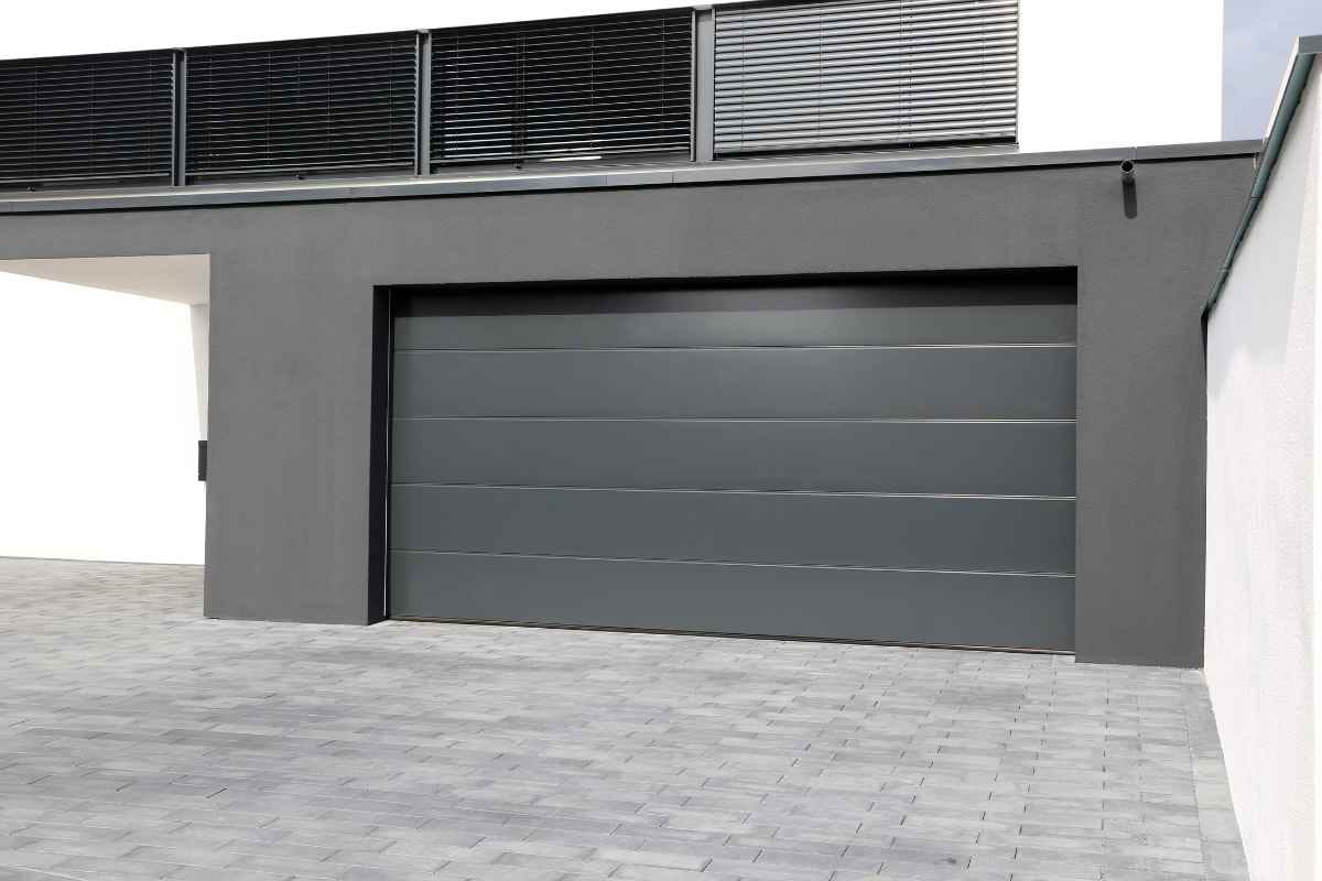 Assessing garage door