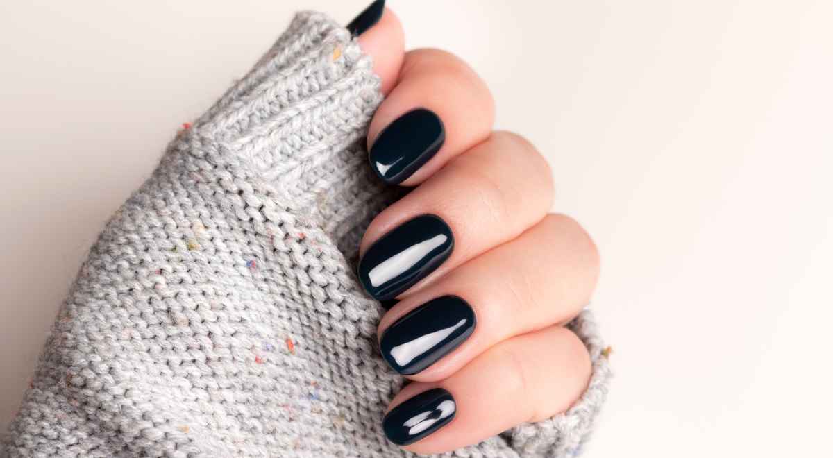 black nail art design