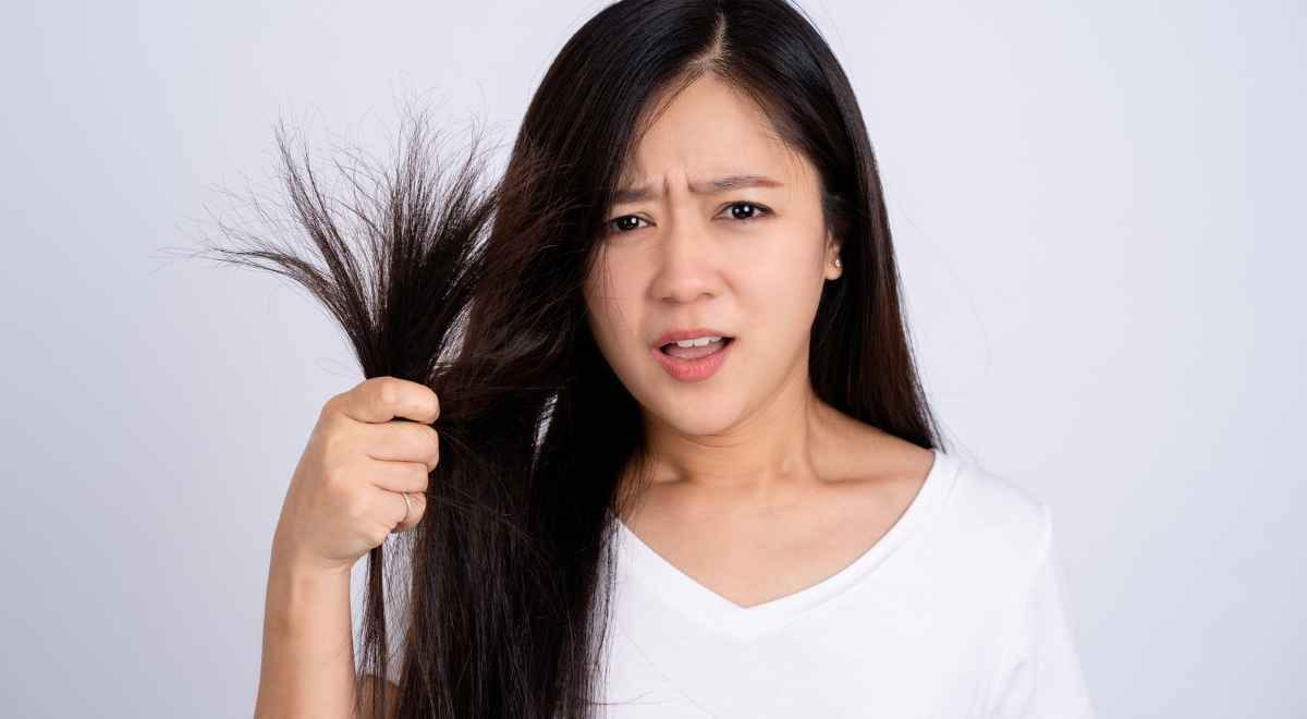 girl with damaged hair