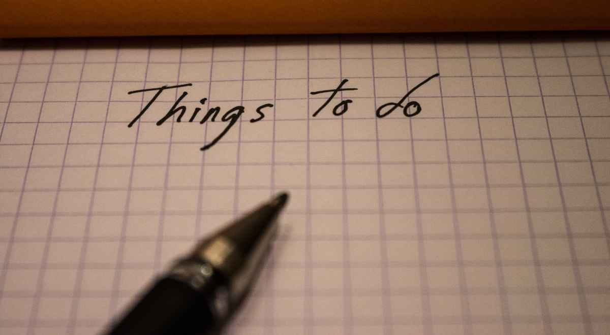 "things to do" written on a paper