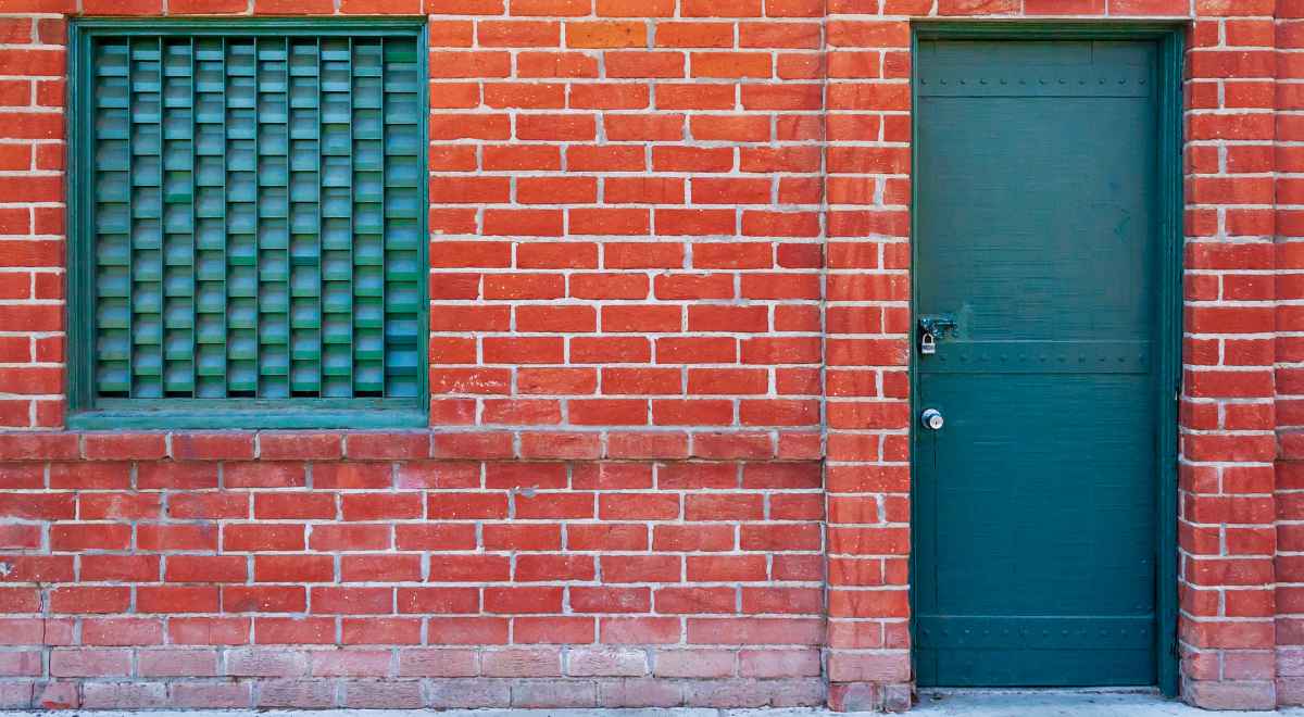 contrast color wall and front door