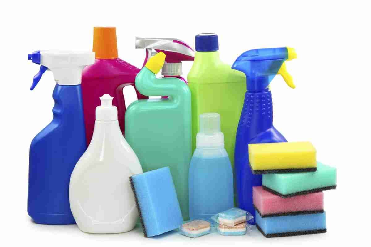 Keep a basket of cleaning supplies