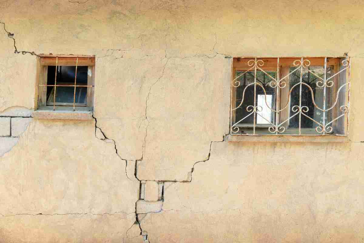 Crack in an exterior wall              