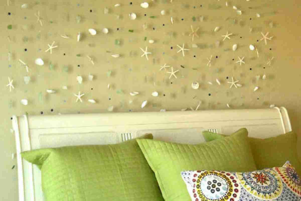 Seashell decorative curtain in a bedroom