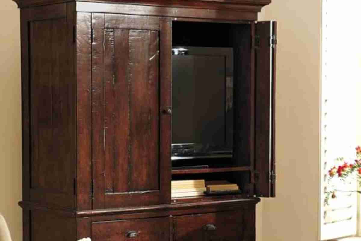 The antique look to hide your TV