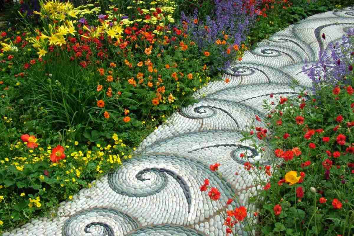 A patterned garden pathway