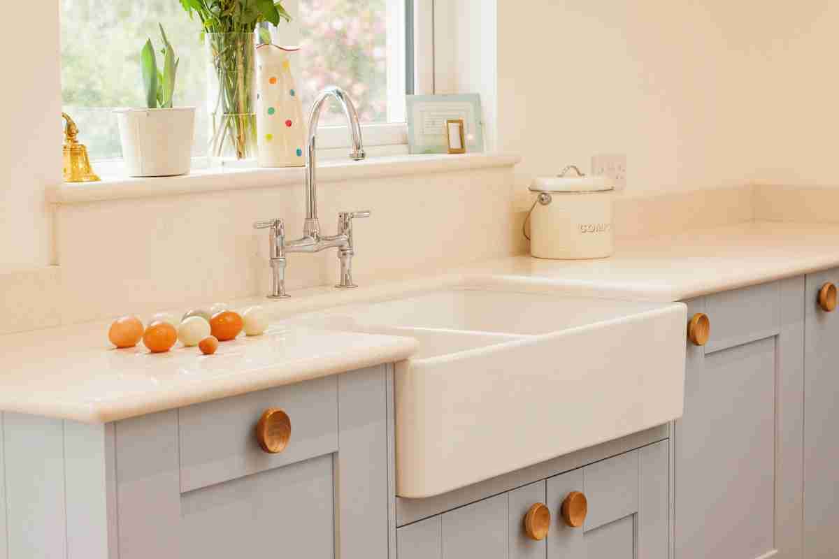 How to Choose the Best Material for a Farmhouse Sink