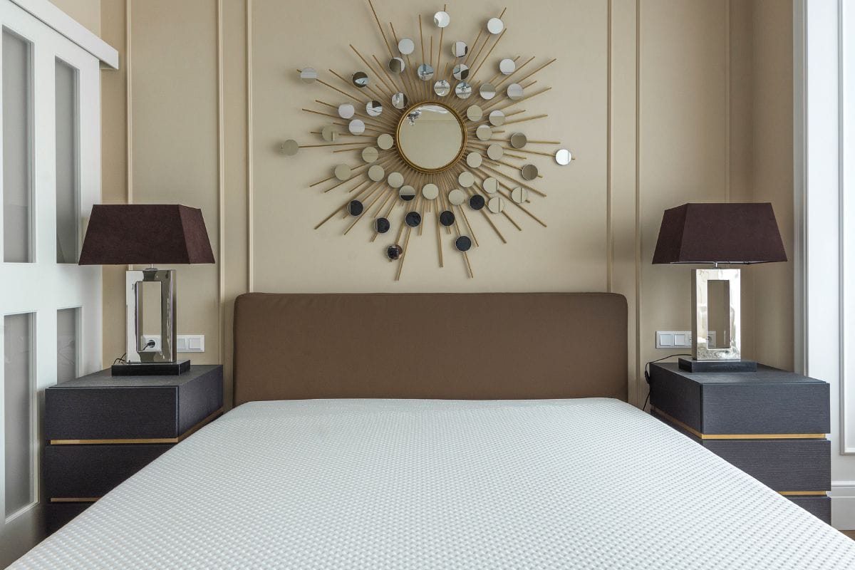 An eye-catching wall decal