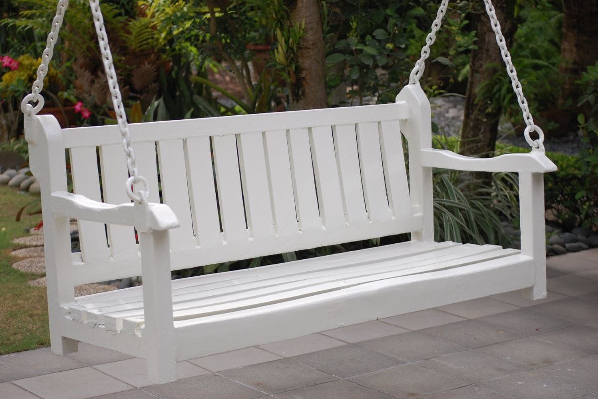 Prevent contact of furniture with soil.