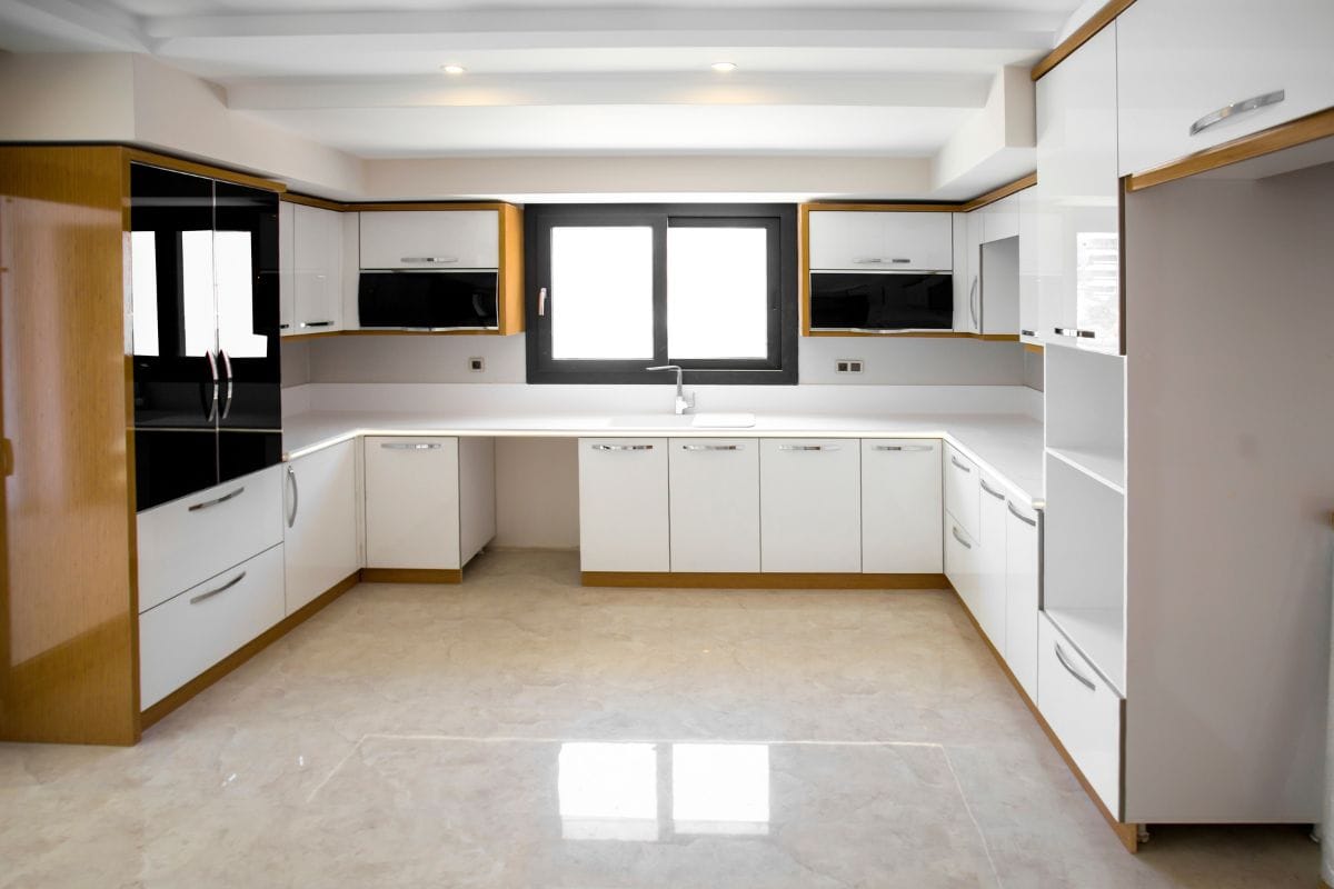Peninsular Kitchen
