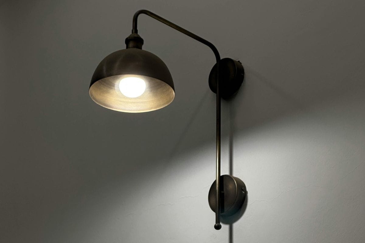 Pivoting Lamp