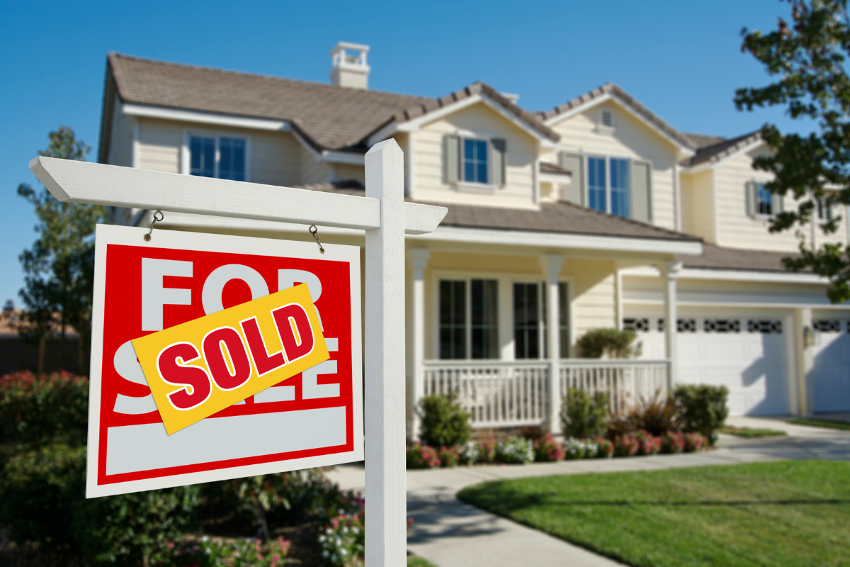 Essential Tips for Closing a Successful Home Sale with Cash Buyers