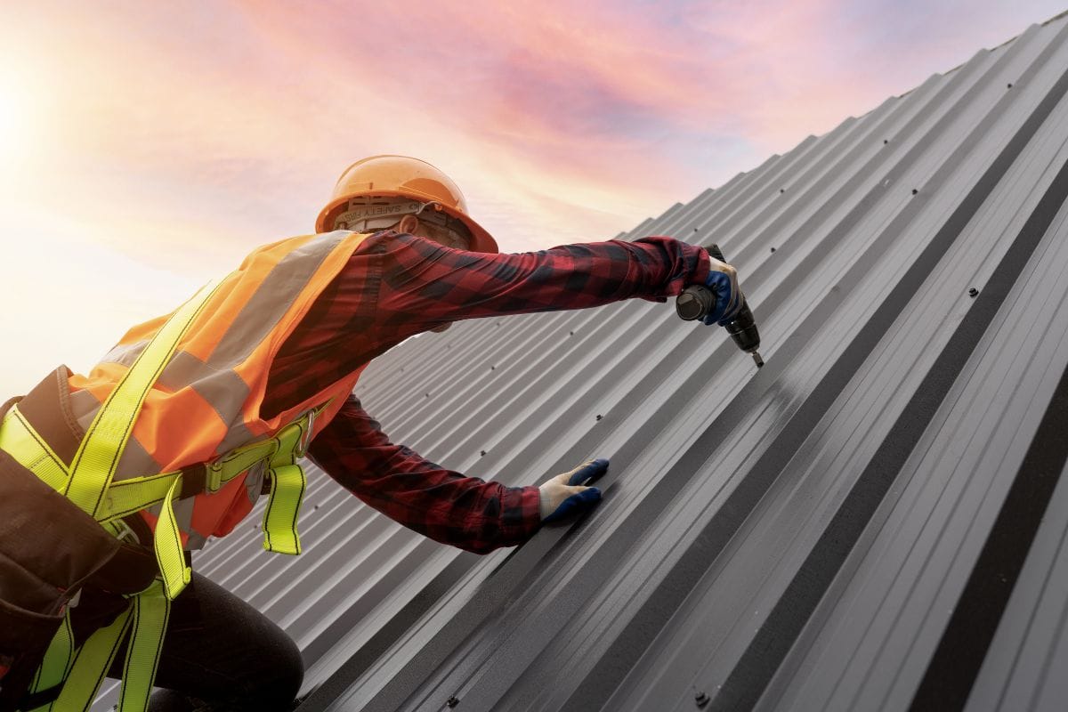 Why Hire Commercial and Industrial Roofing Contractors?