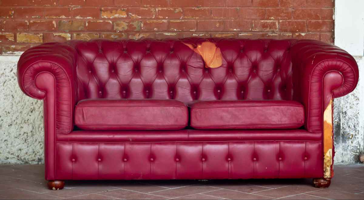 SIGNS THAT YOUR SOFA NEEDS REPAIRMENT