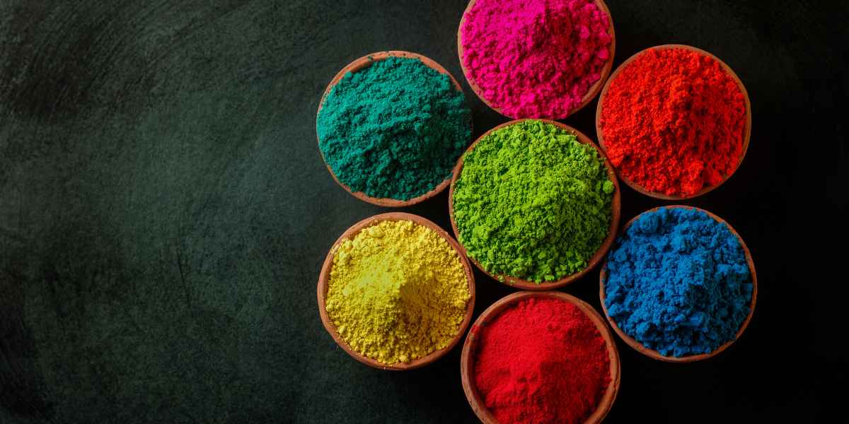 DIY Organic Colors To Play a Safe Holi 2022