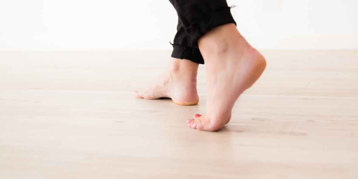 HomeTriangle Guides: 5 Tips To Clean The Wooden Floors Right