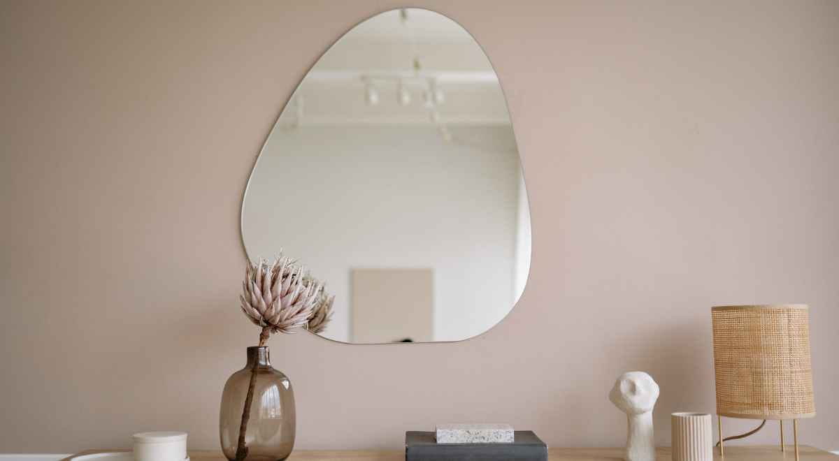 How Organic Mirrors Create an Aesthetic Atmosphere in Your Home