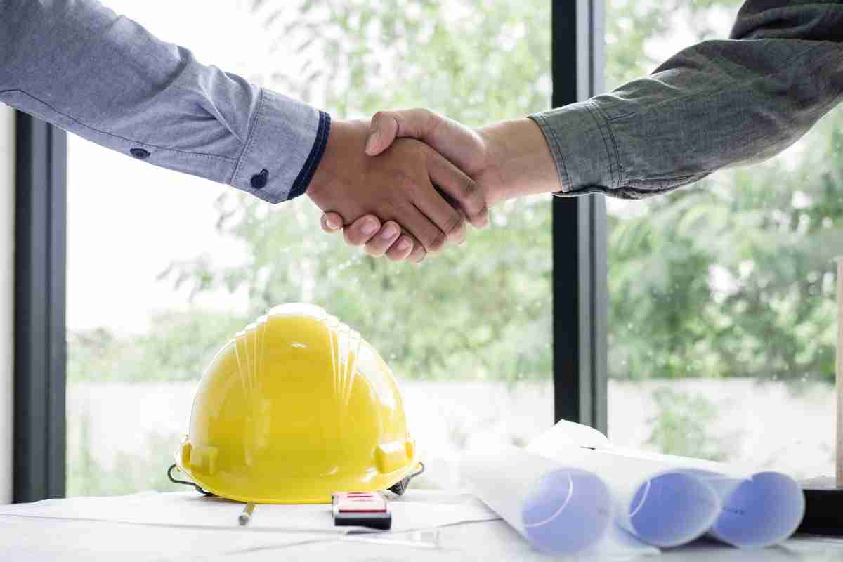 Finding The Right Contractor: The HomeTriangle Guide