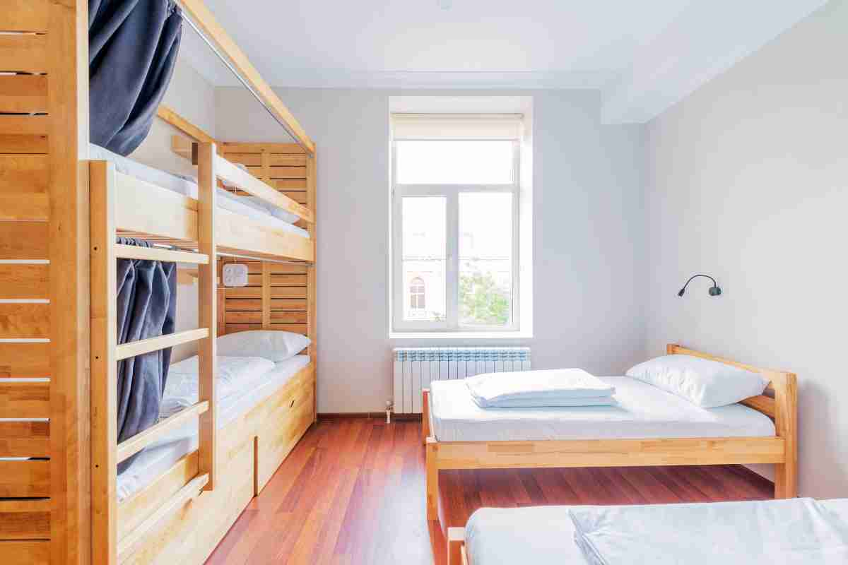 How to Arrange a Cozy Workspace in a Student’s Dormitory