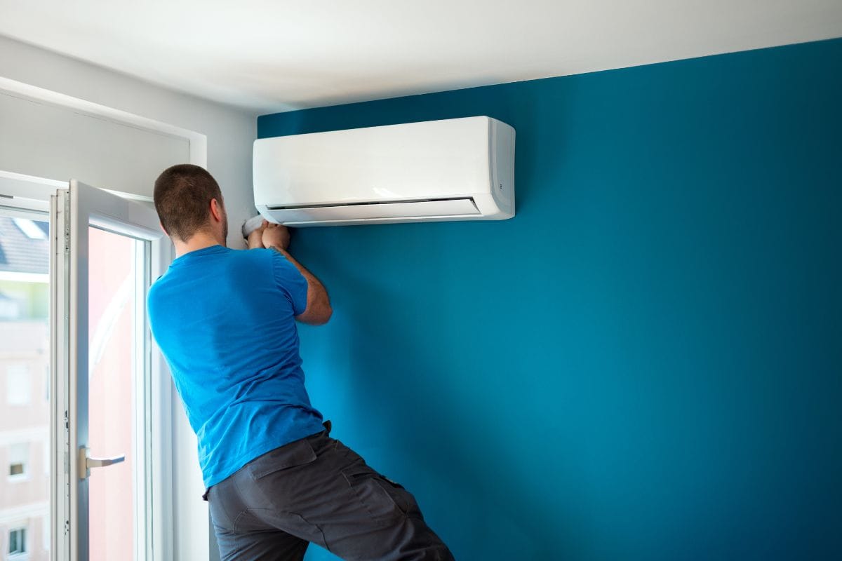 HomeTriangle Guide: Where To Place Your AC?