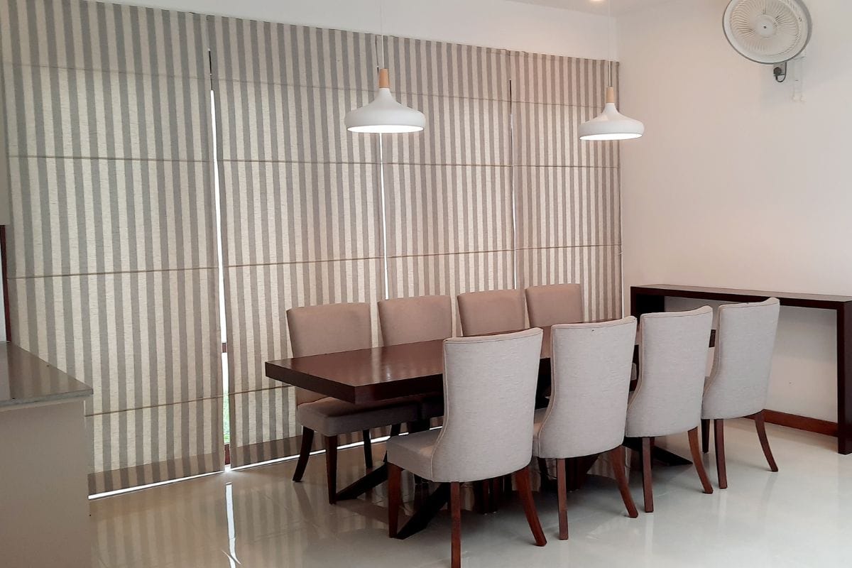 HomeTriangle Guides: Curtains vs. Blinds