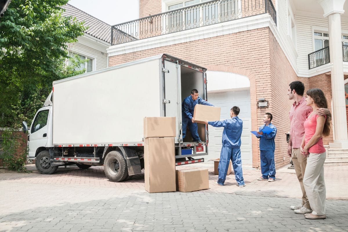 Top 13 Questions to Ask When Hiring Packers and Movers