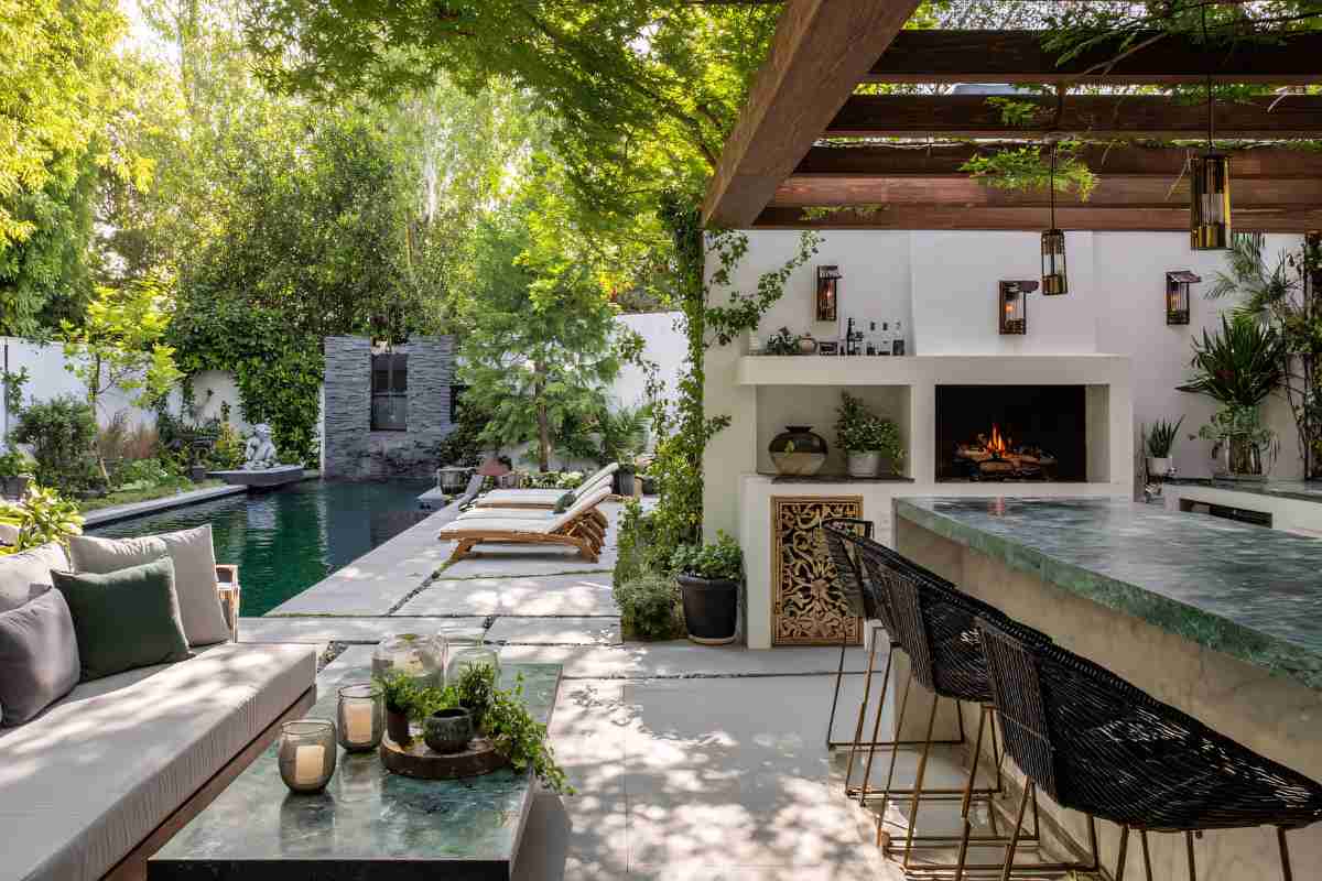 What Are Good Low-Maintenance Plant Options For Patio Borders?