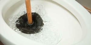 How to Fix a Clogged Toilet - A Comprehensive Guide