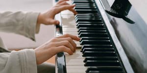 Learning the Keyboard or Piano: 12 Enriching Benefits