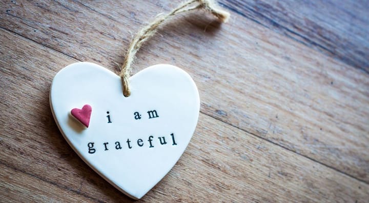 White-Pink Heart with a Message 'I am Grateful'