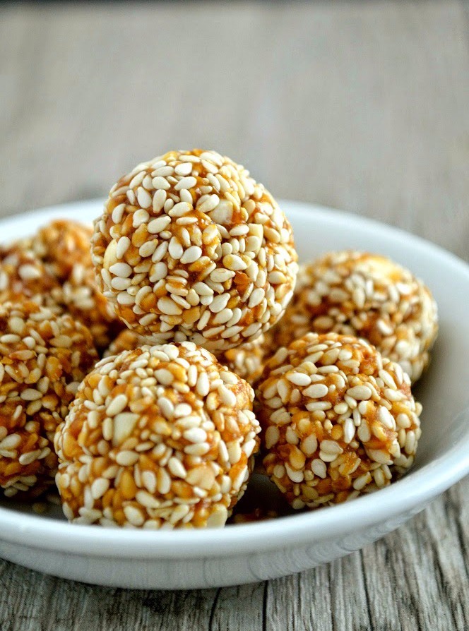 sesame and jaggery ladoos