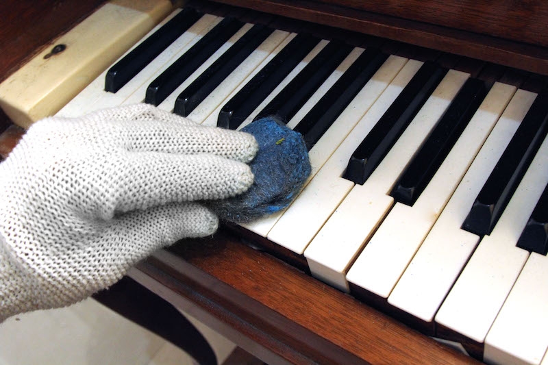 Clean your piano keys