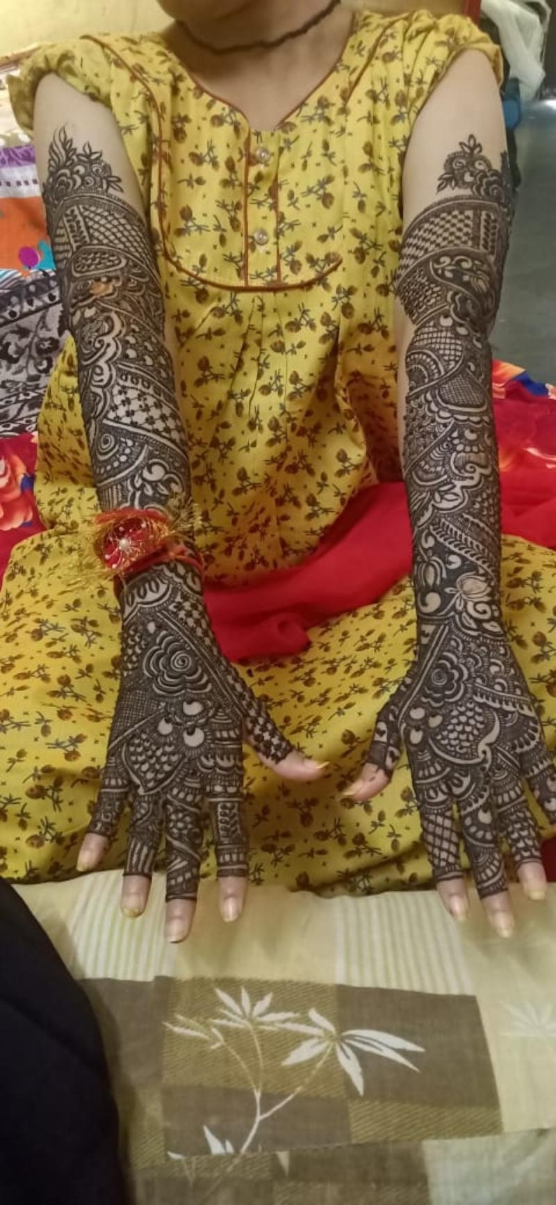 Mehndi Designs: आकर्षक लुक पाना चाहते हैं तो आजमाइए ये आसान मेहंदी  डिजाइन्स, आपके हाथों को देंगे ग्लैमरस लुक | Easy Simple Arabic Mehndi Design  - Prakash News