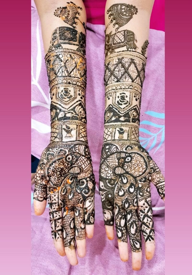 Henna for @anjum.safoora ❤️ Taking Orders in Hyderabad DM for bookings 📥  @intricate_mehendi_designs #mehndipro #mehndi #henna... | Instagram