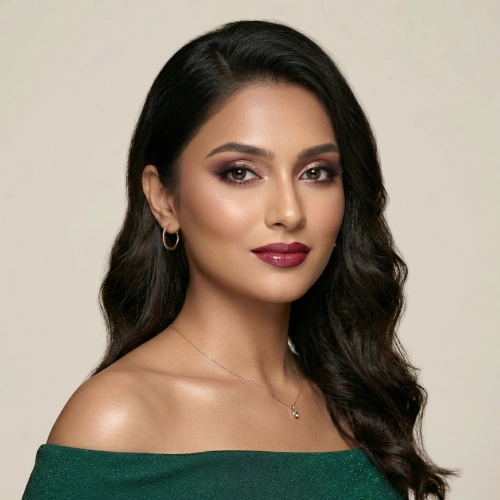 HD Finish Party Makeup in undefined