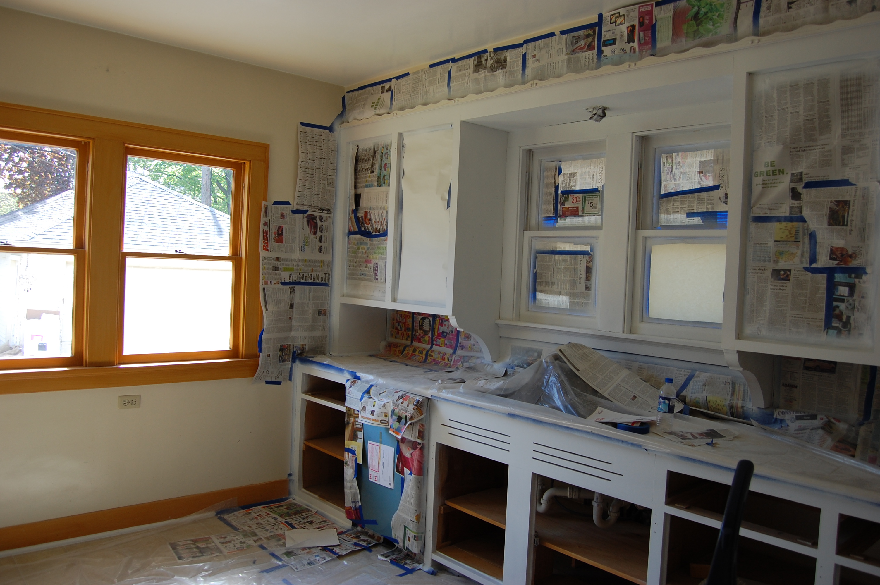 A Step By Step Guide For Painting Kitchen Cabinets Hometriangle