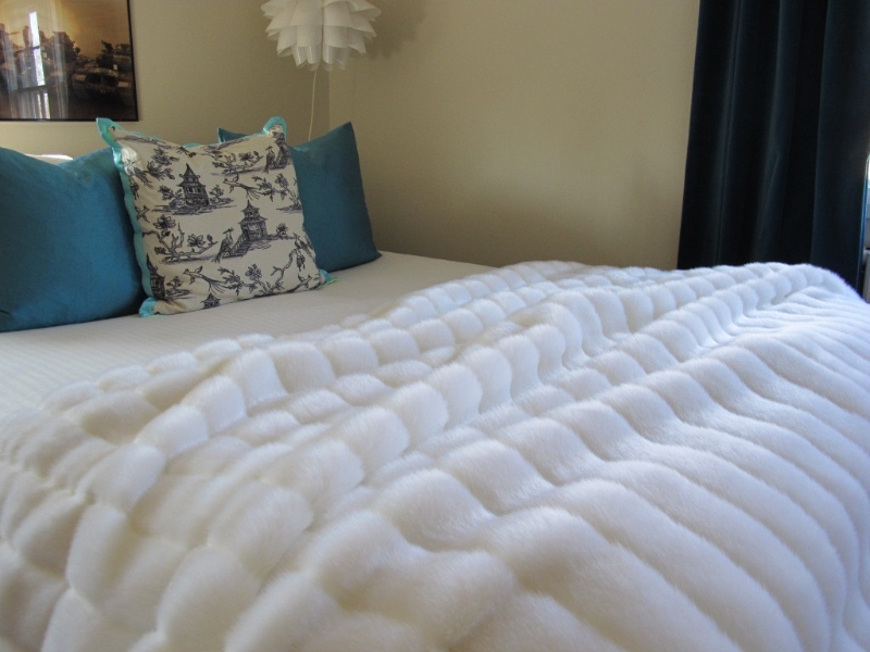 20 Super Ways To Make Your Bed The Coziest, Most Comfortable Unwind