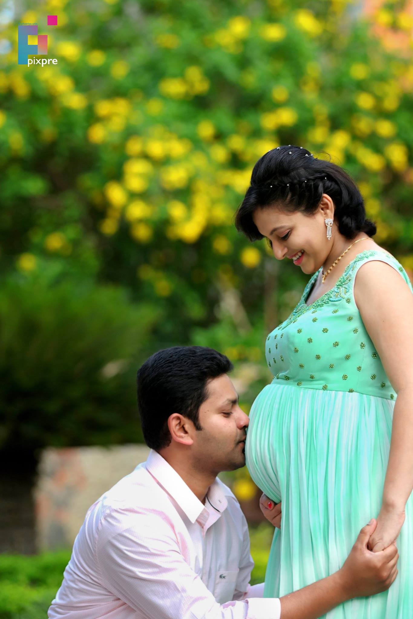 Maternity PhotoShoot By Pixpre Studios by Pixpre Studios