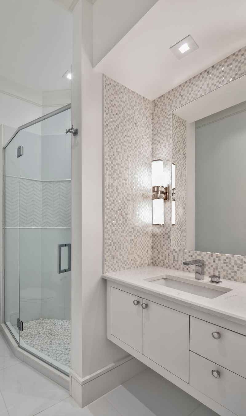 5 Signs It's Time for a Bathroom Remodel img