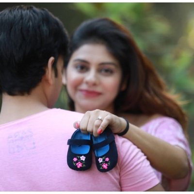 Maternity Shoot By Aakriti Photo Studio