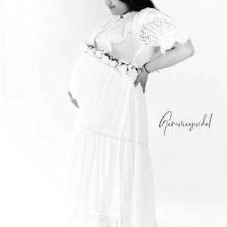 Maternity Shoot By Garimaa Jindal 