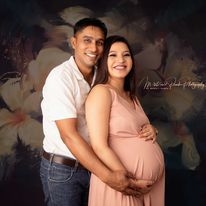 Maternity Shoot By Mint & Peach Photography